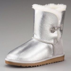 uggs silver metallic